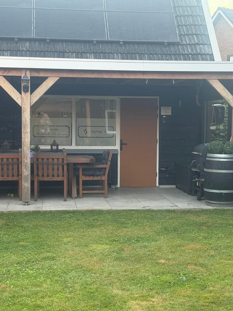 Buitenkant van de medische pedicure in neede