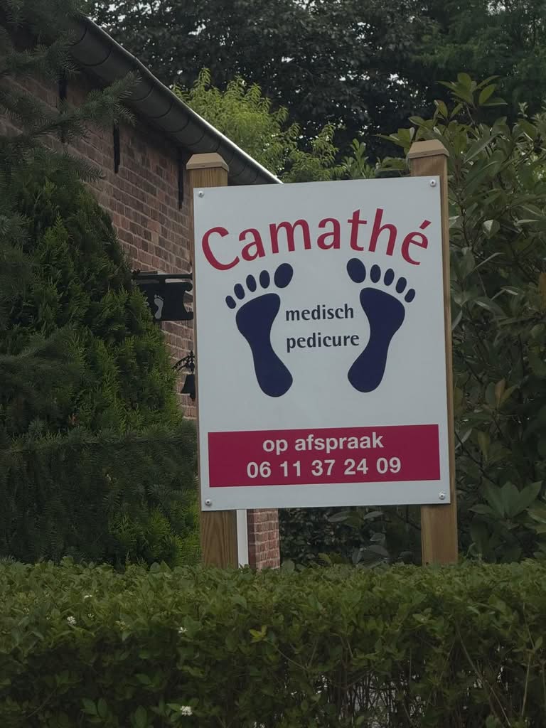 camathe bord neede pedicure